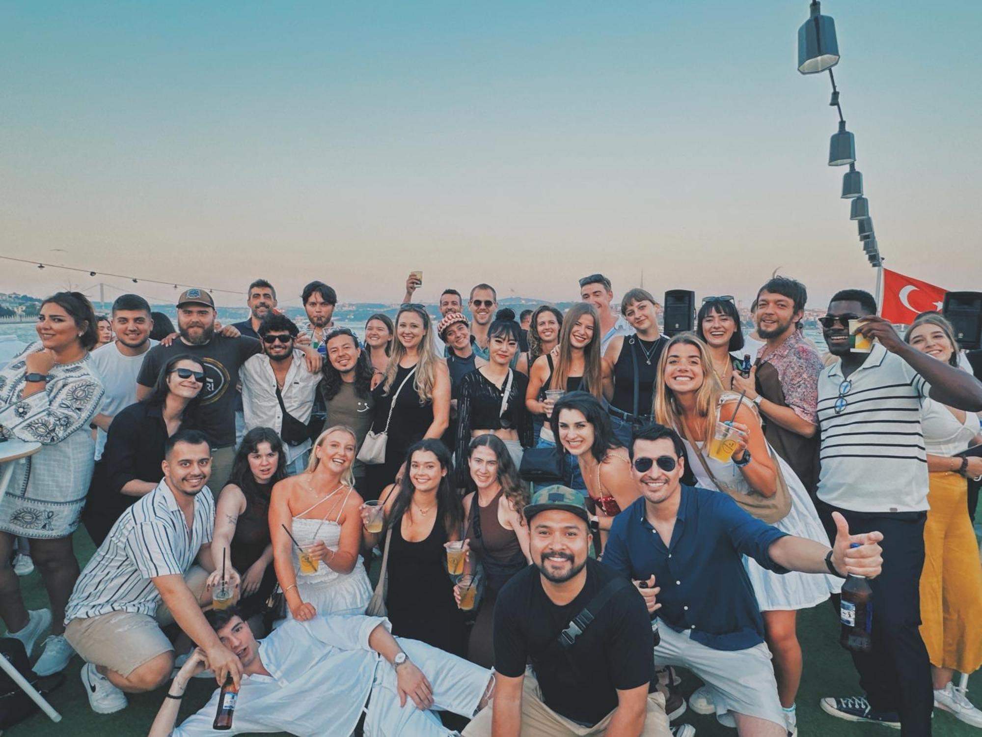 Cheers Midtown Hostel Istanbul Ngoại thất bức ảnh