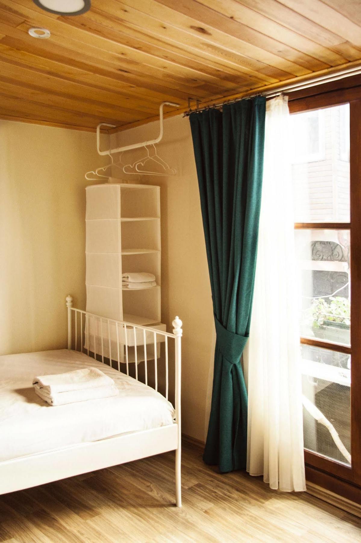 Cheers Midtown Hostel Istanbul Ngoại thất bức ảnh