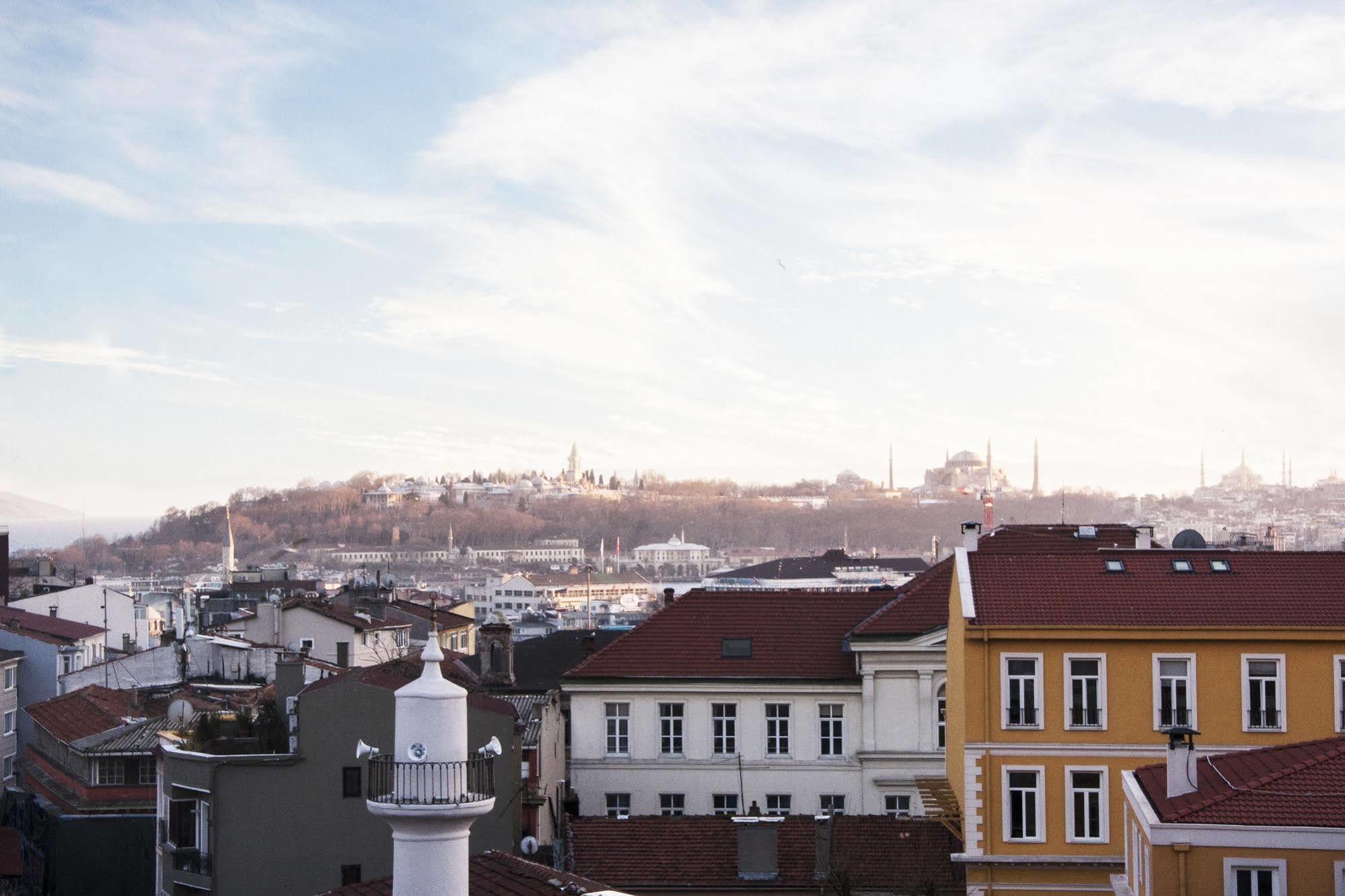 Cheers Midtown Hostel Istanbul Ngoại thất bức ảnh