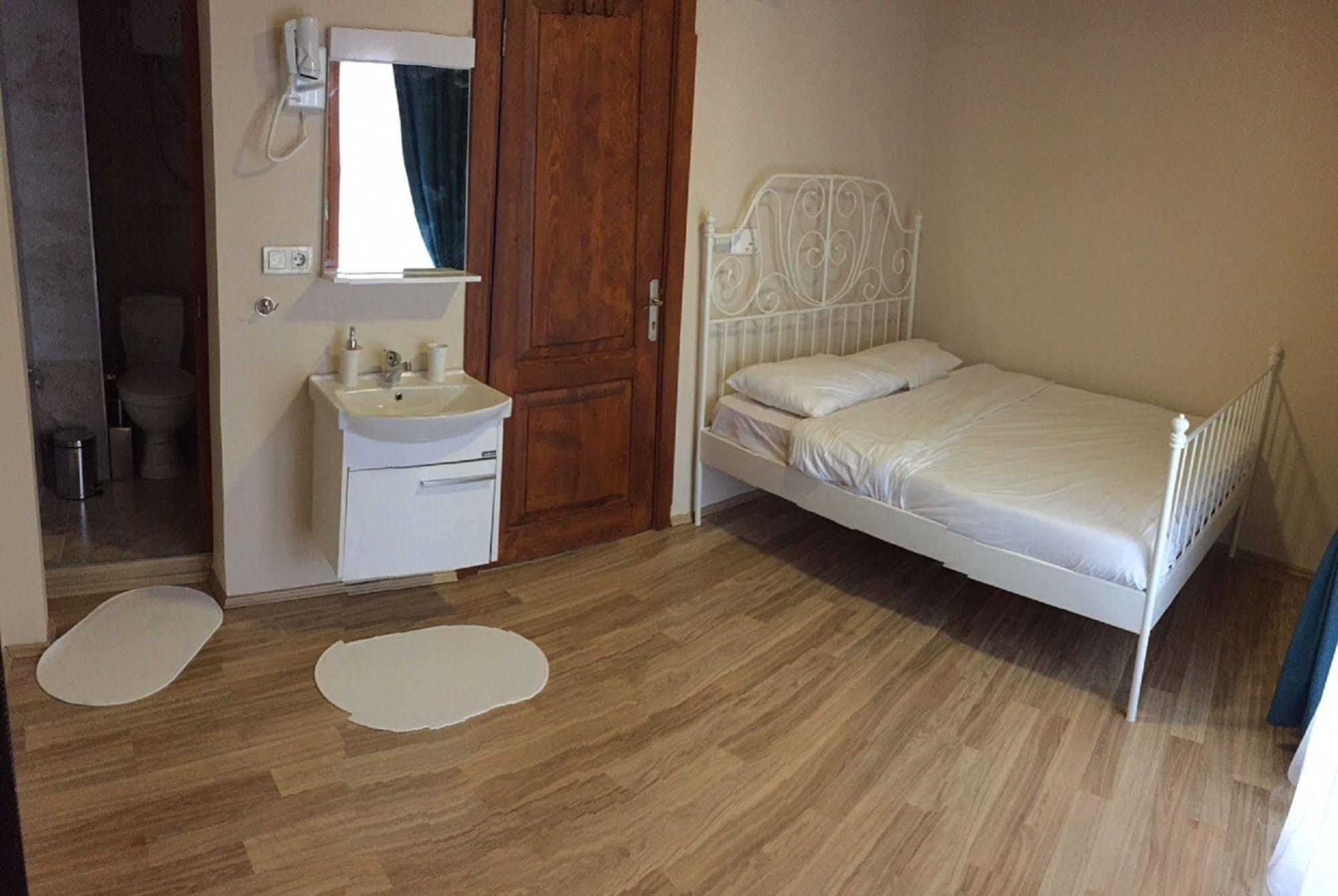 Cheers Midtown Hostel Istanbul Ngoại thất bức ảnh